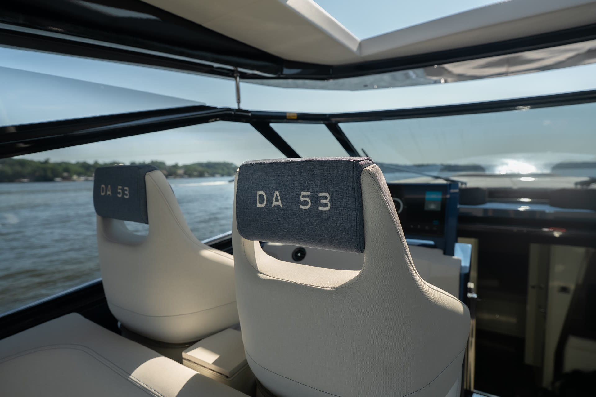 DA 53 craftsmanship details